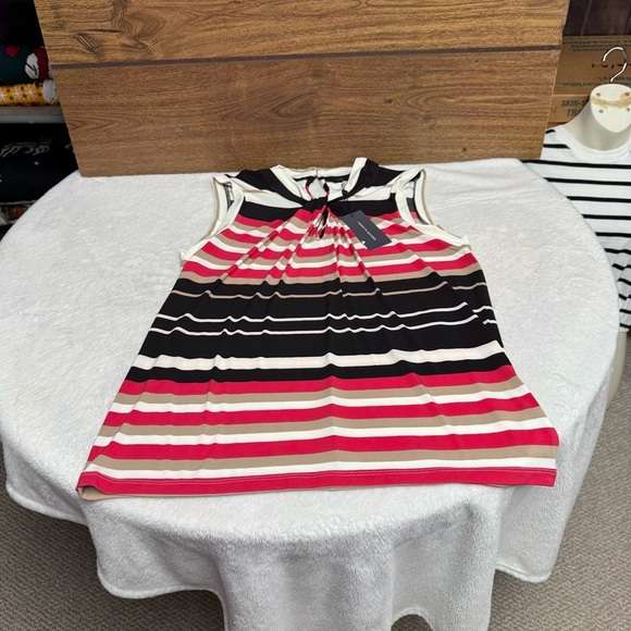 Tommy Hilfiger size medium NWT Black and Pink Sleeveless Blouse with twist Front - Picture 2 of 10